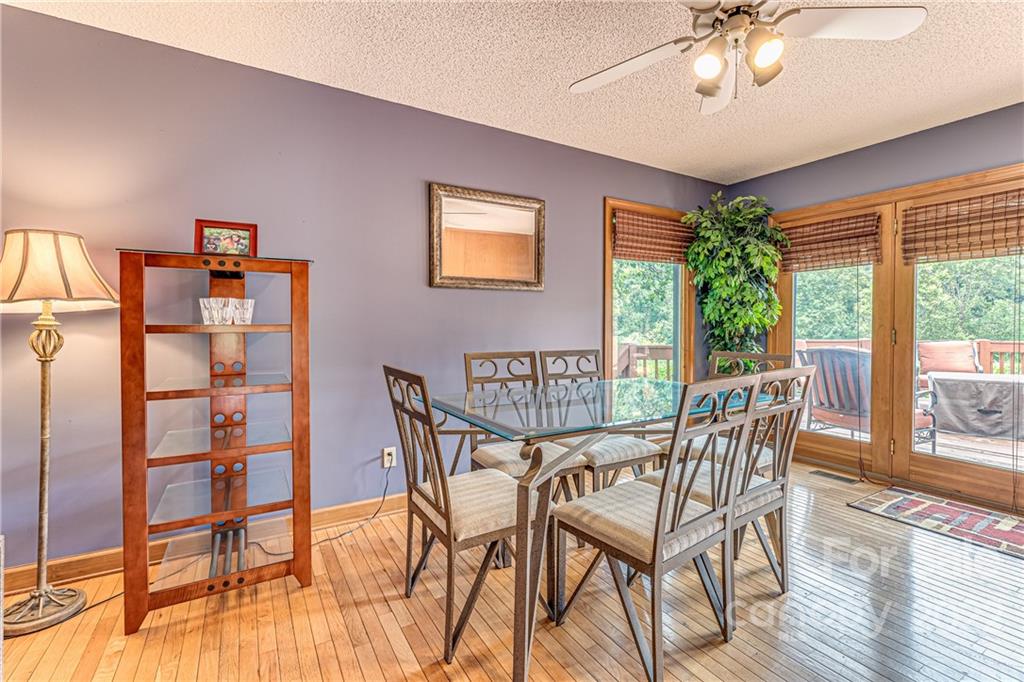 22 Barclay Road Candler NC 28715