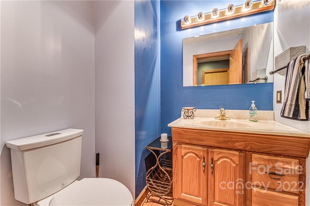 22 Barclay Road Candler NC 28715