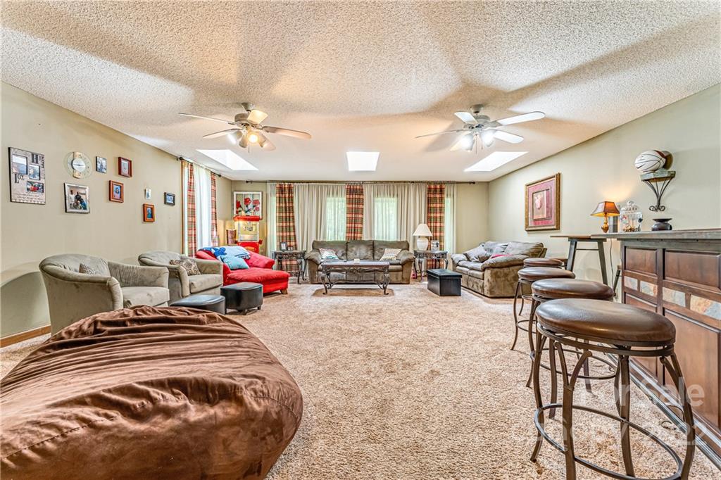 22 Barclay Road Candler NC 28715