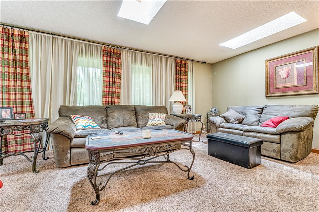 22 Barclay Road Candler NC 28715