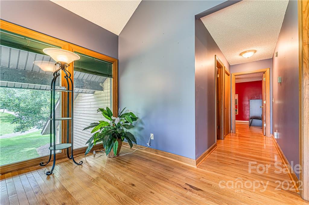 22 Barclay Road Candler NC 28715
