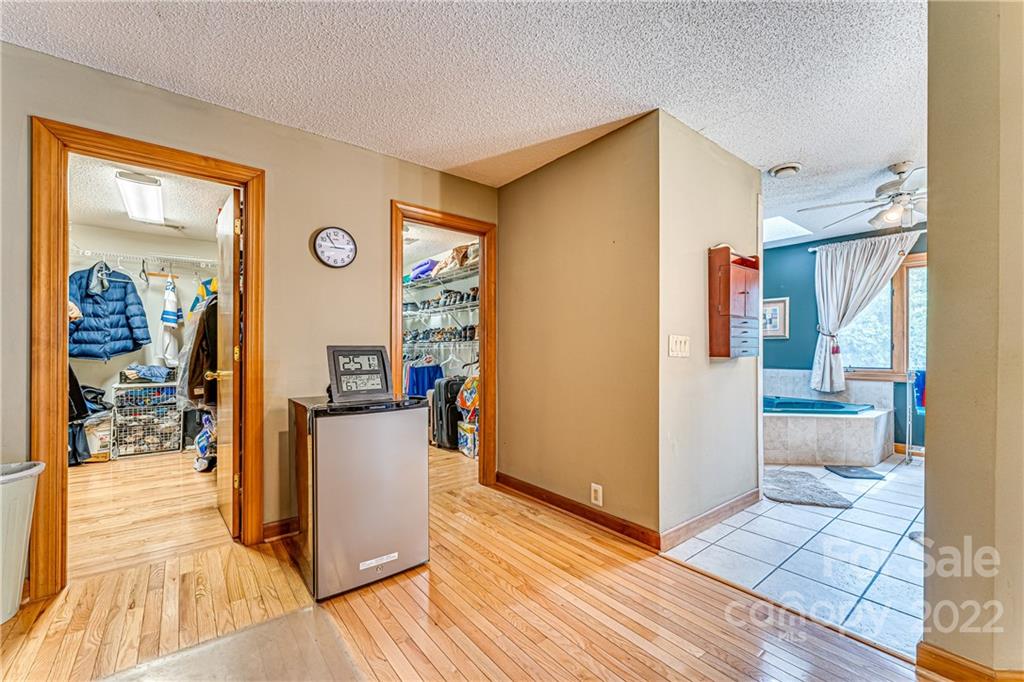 22 Barclay Road Candler NC 28715