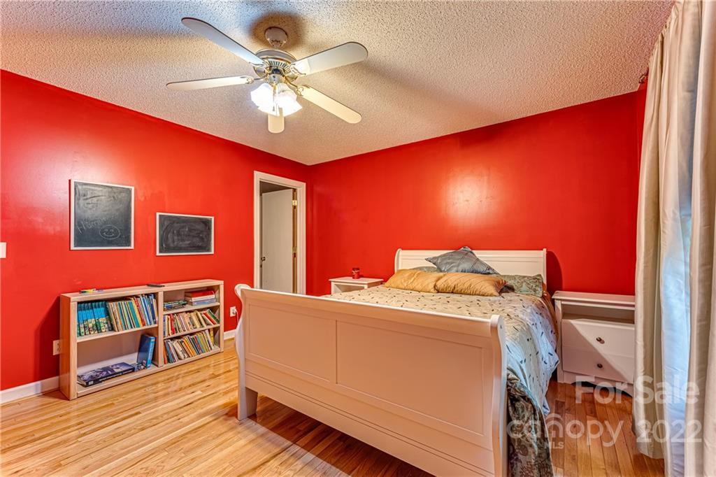 22 Barclay Road Candler NC 28715