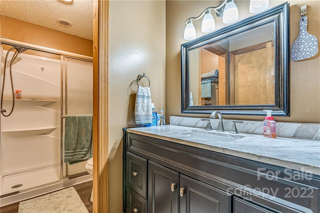 22 Barclay Road Candler NC 28715