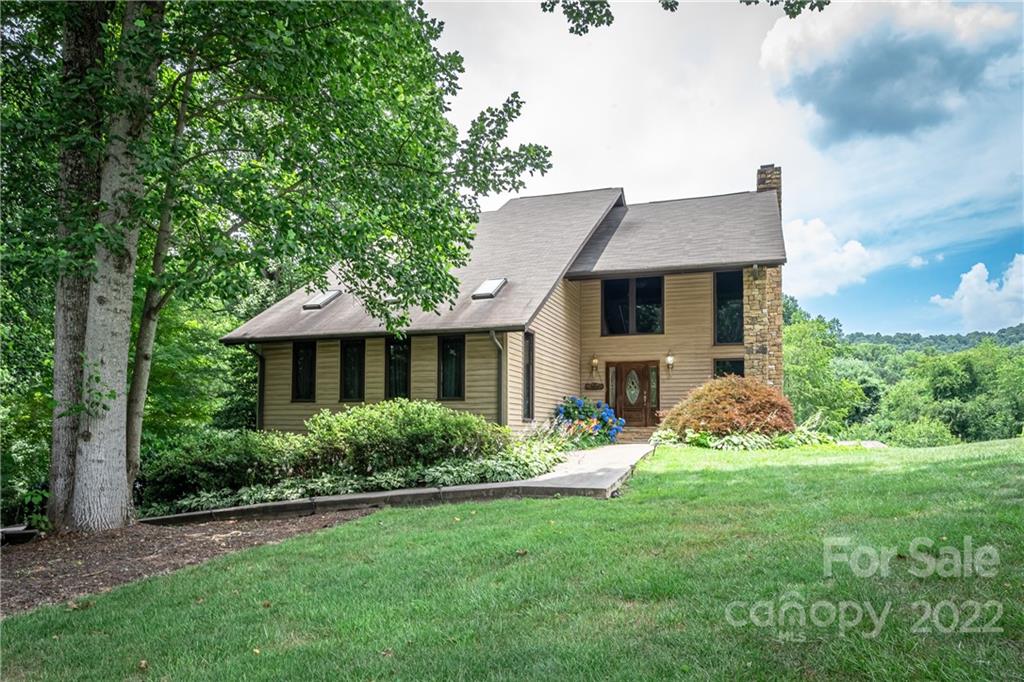 22 Barclay Road Candler NC 28715