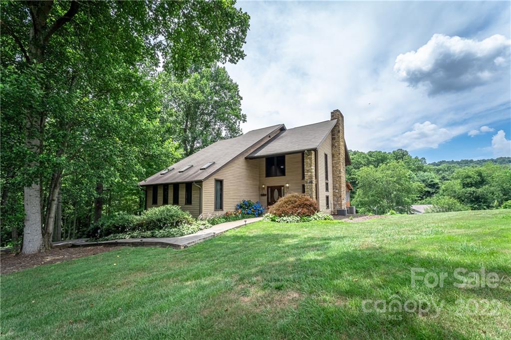 22 Barclay Road Candler NC 28715