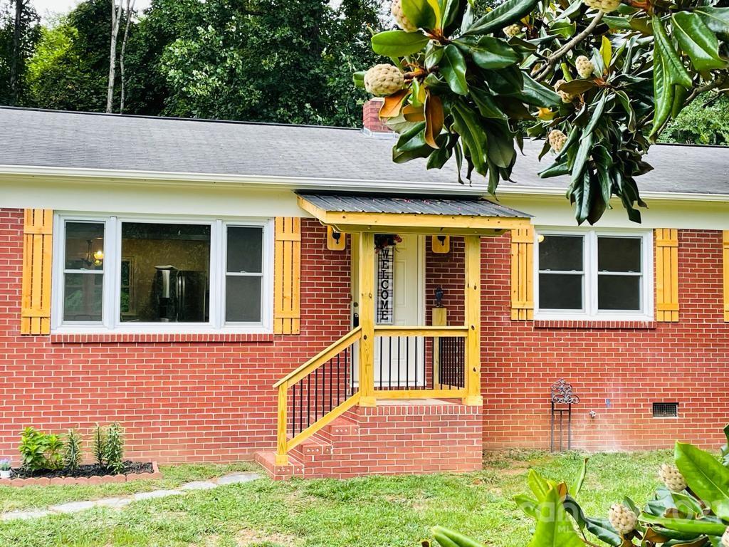 817 Meadowood Drive NE Lenoir NC 28645