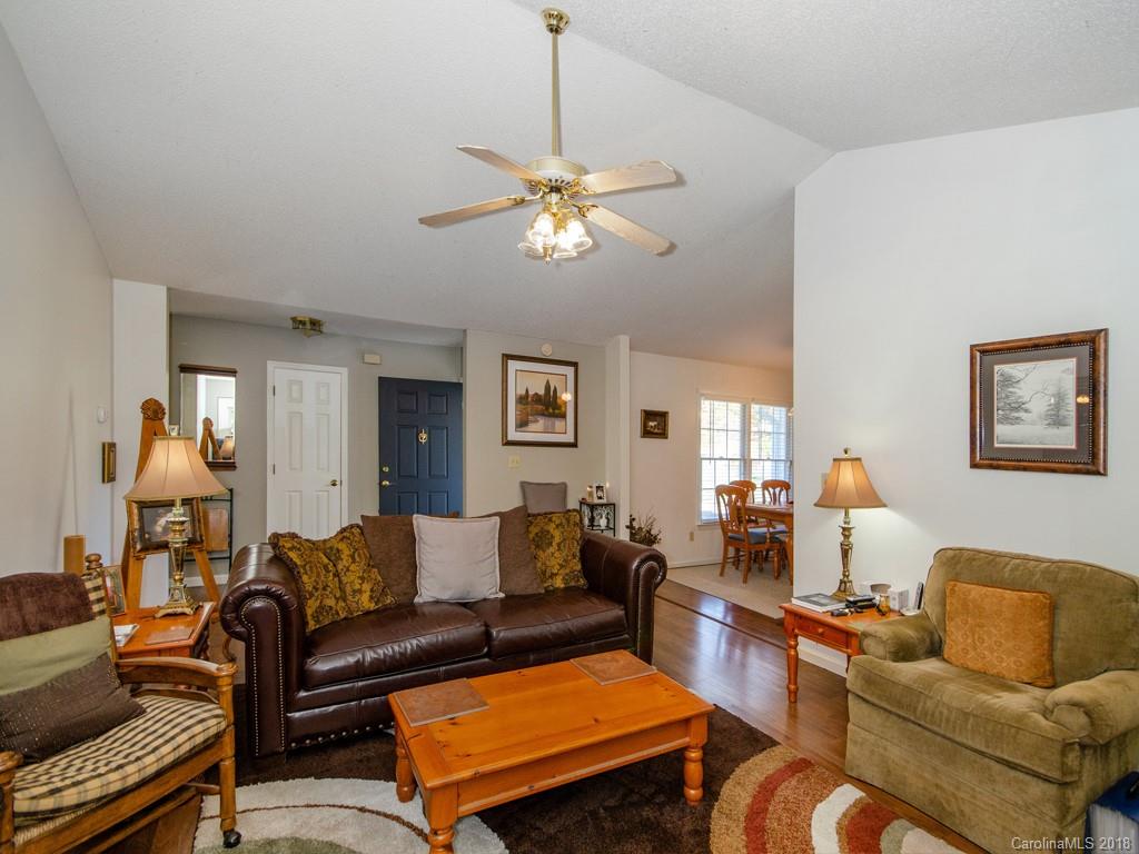 2 Primrose Lane Asheville NC 28805