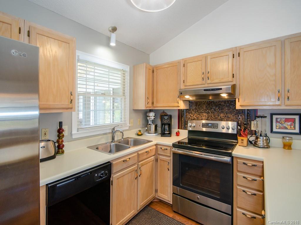 2 Primrose Lane Asheville NC 28805