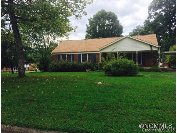204 Summerglen Drive Asheville NC 28806