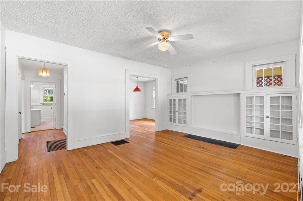 34 Harvard Place Asheville NC 28806