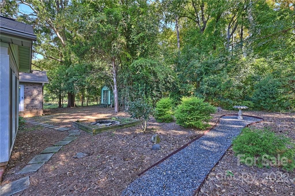 1939 Edgewater Drive Charlotte NC 28210