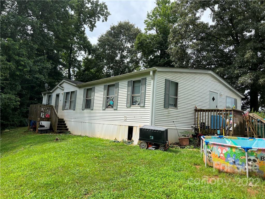 18 Buttercup Lane Marshall NC 28753