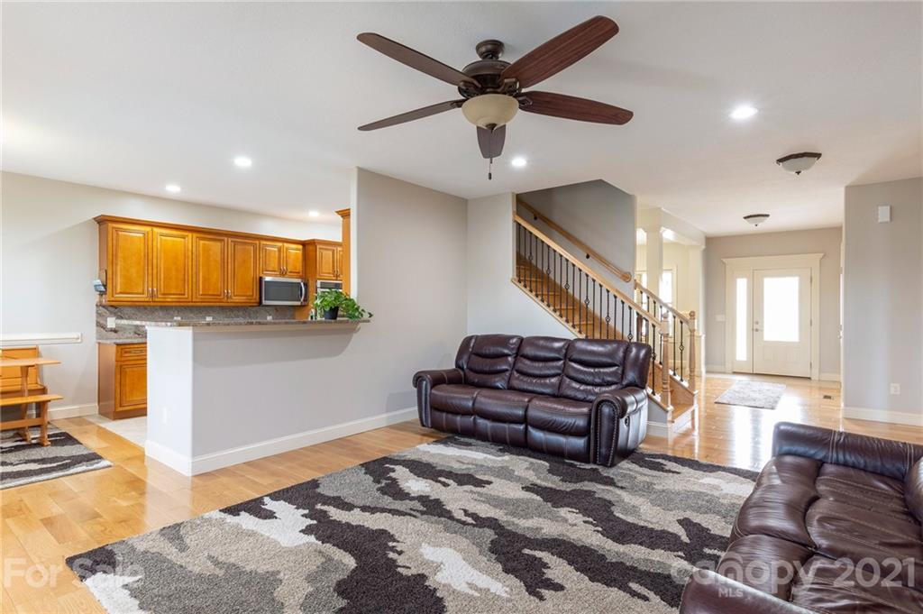 123 S Willow Brook Drive Asheville NC 28806