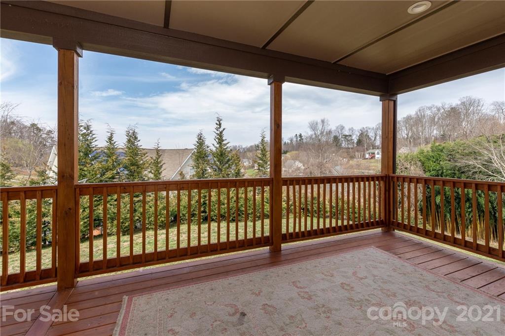 123 S Willow Brook Drive Asheville NC 28806