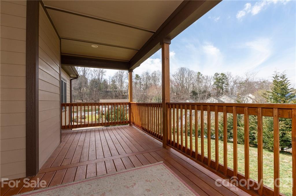 123 S Willow Brook Drive Asheville NC 28806