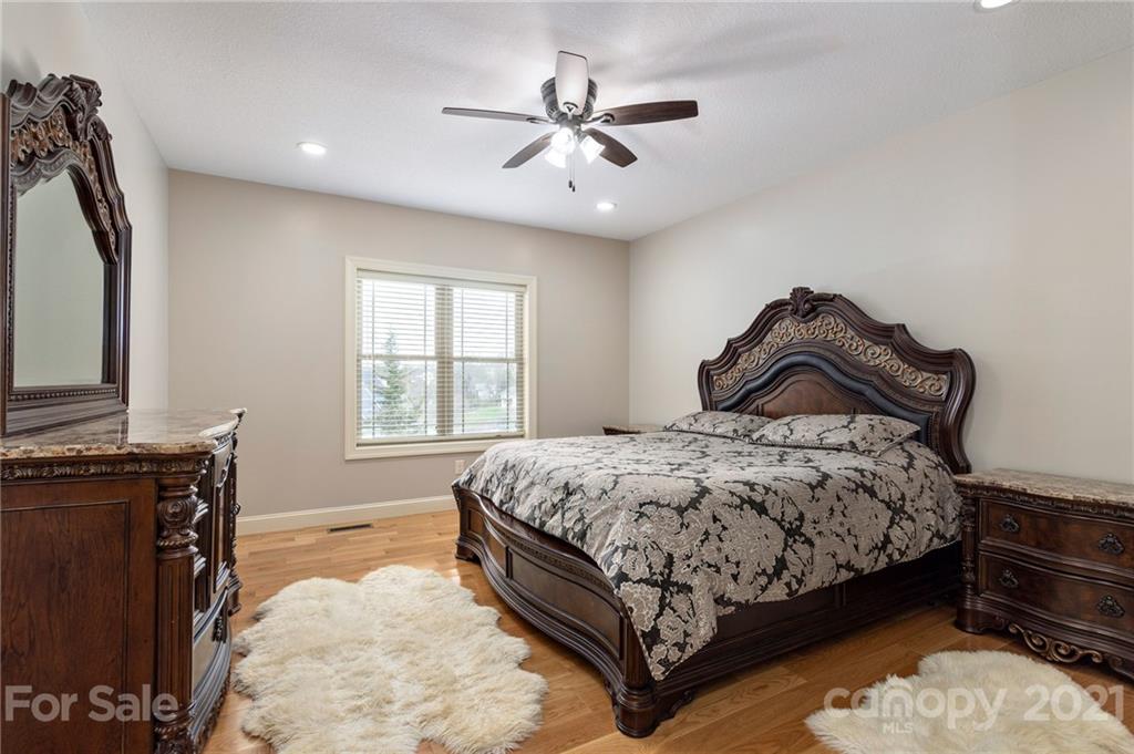 123 S Willow Brook Drive Asheville NC 28806