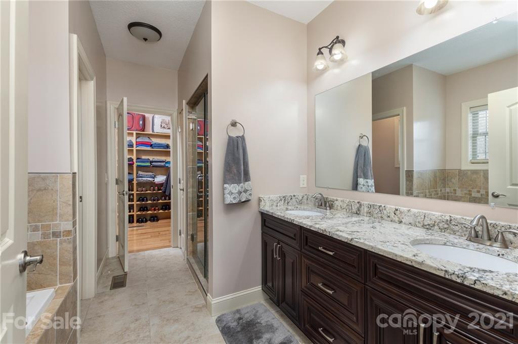 123 S Willow Brook Drive Asheville NC 28806