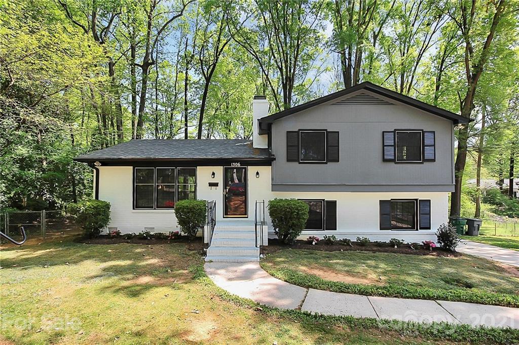 1306 Ardberry Place Charlotte NC 28211