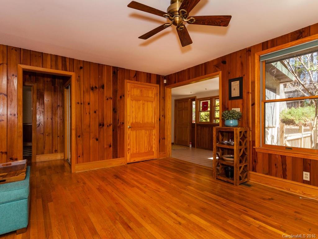 17 Bee Ridge Road Asheville NC 28803