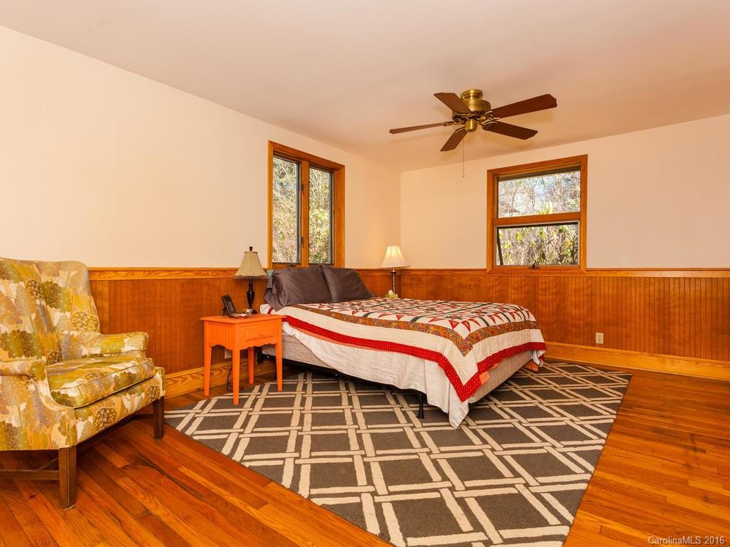 17 Bee Ridge Road Asheville NC 28803