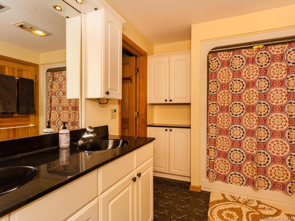 17 Bee Ridge Road Asheville NC 28803