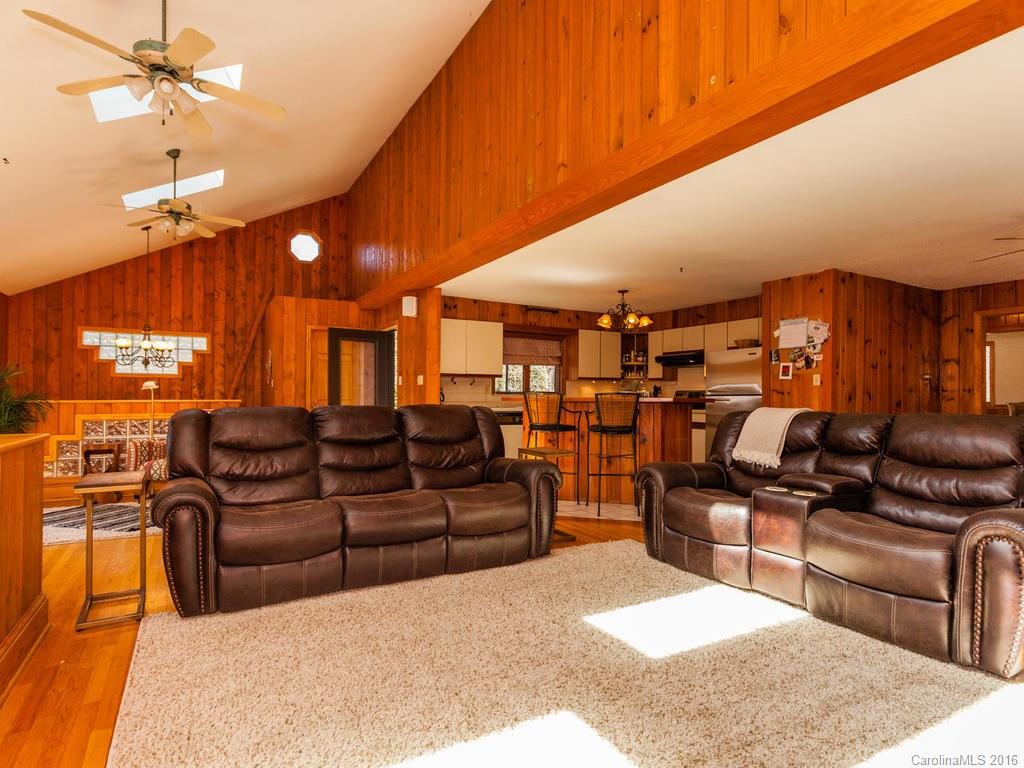 17 Bee Ridge Road Asheville NC 28803