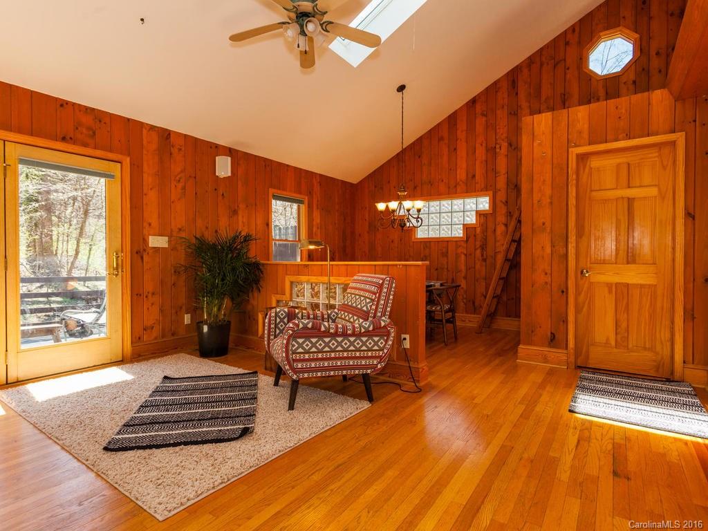 17 Bee Ridge Road Asheville NC 28803