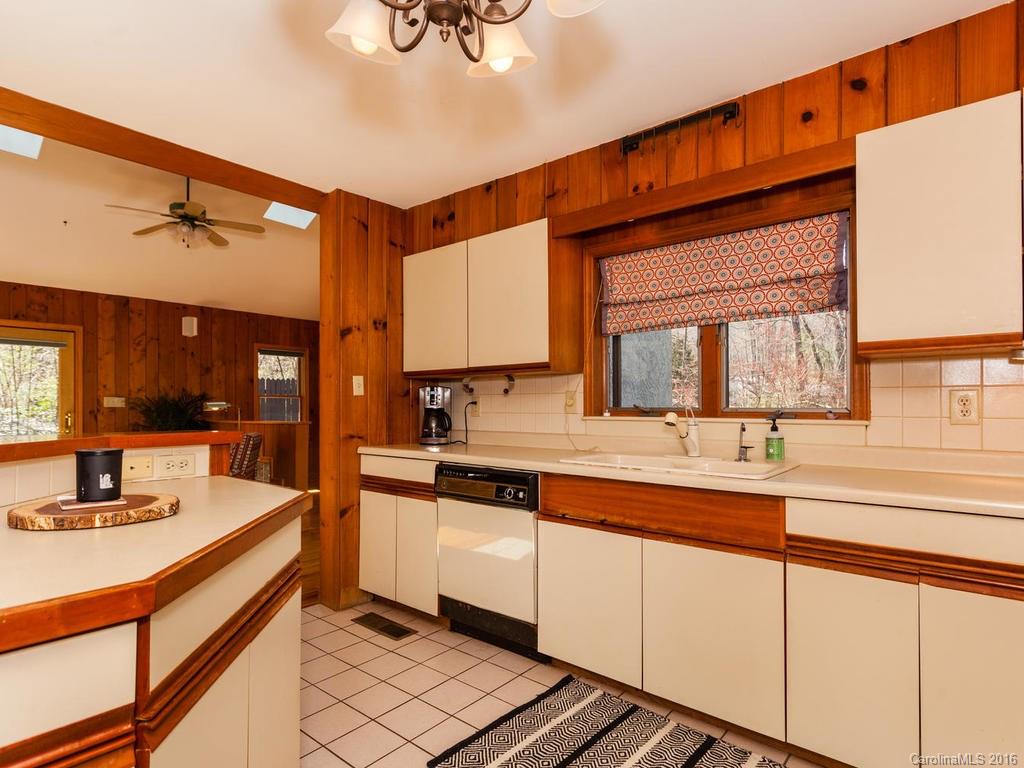 17 Bee Ridge Road Asheville NC 28803