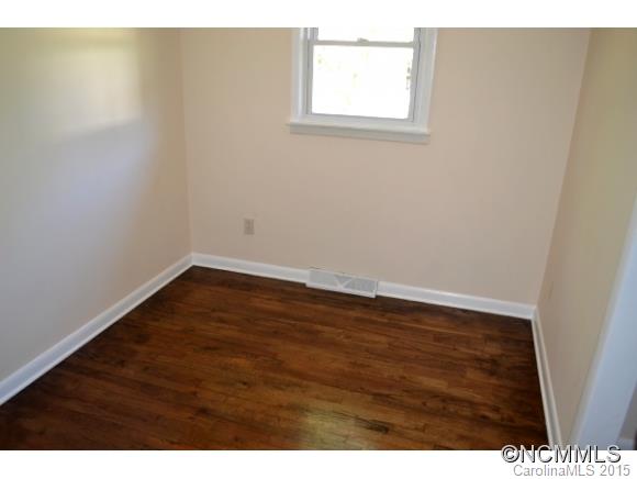 54 Oak Hill Circle Asheville NC 28806