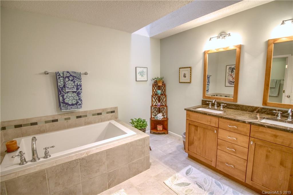 8 Creekside Court Asheville NC 28803
