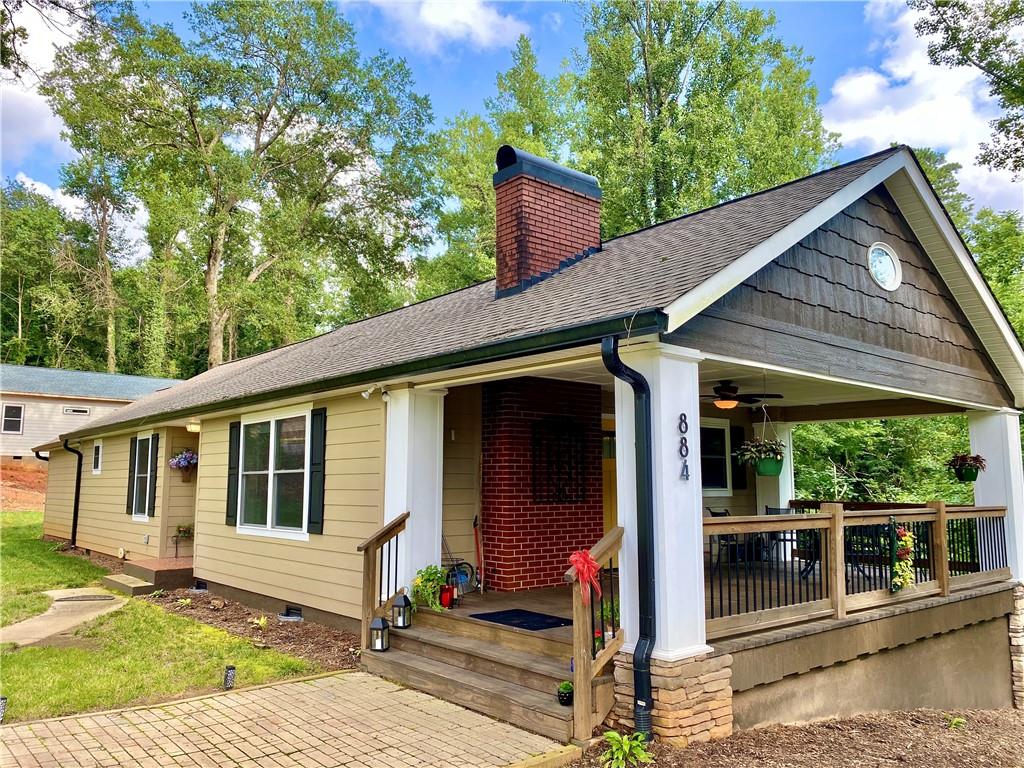 884 6th Street Nw Hickory NC 28601