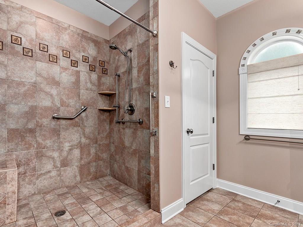 22 Ocaso Drive Asheville NC 28806
