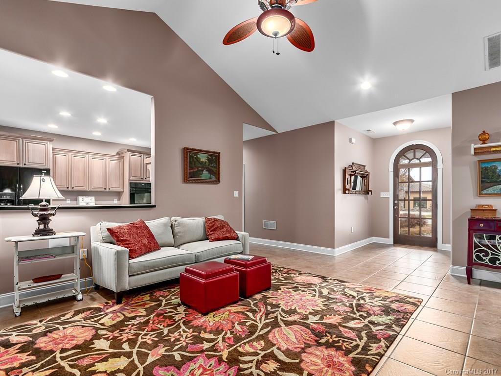 22 Ocaso Drive Asheville NC 28806