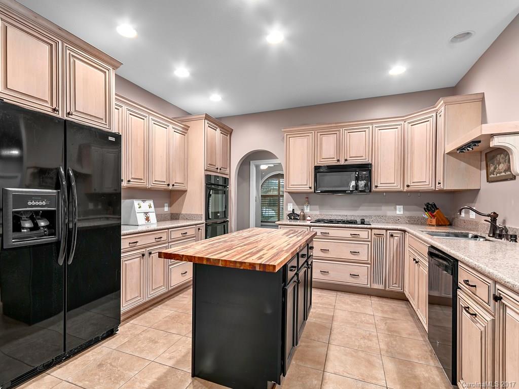 22 Ocaso Drive Asheville NC 28806