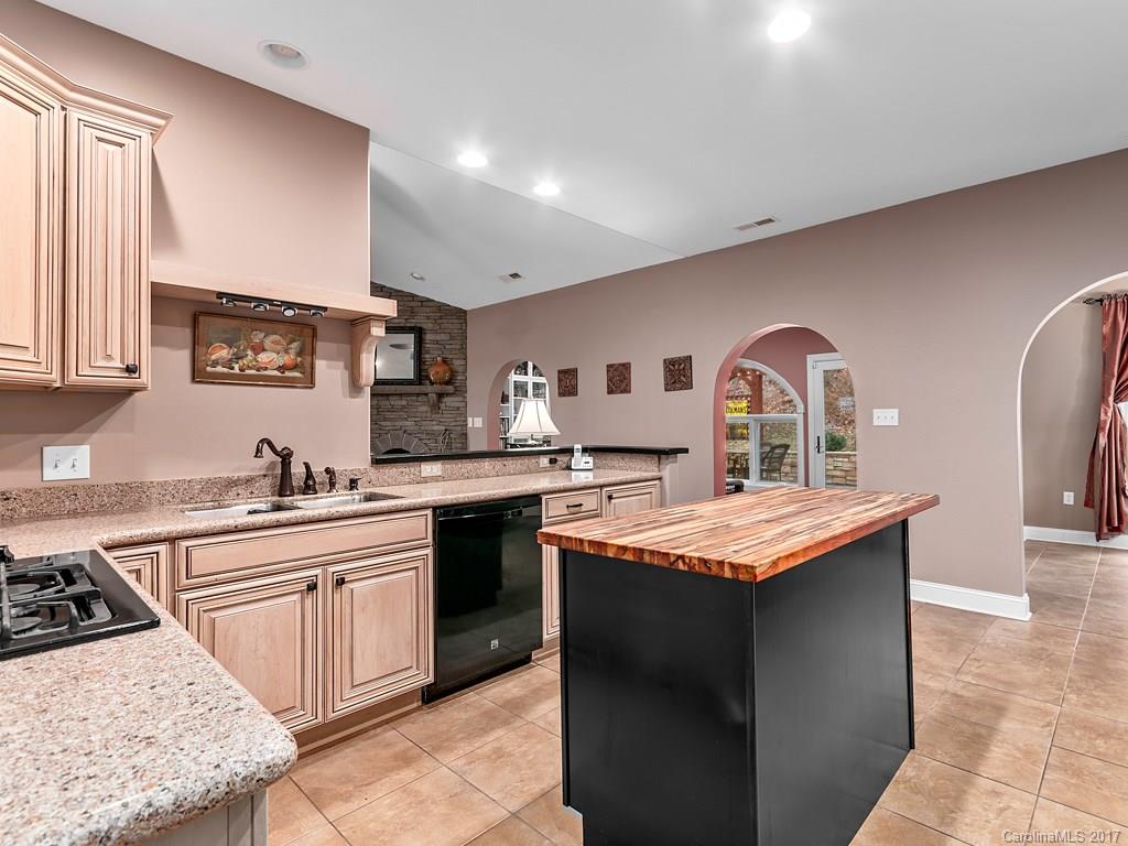 22 Ocaso Drive Asheville NC 28806