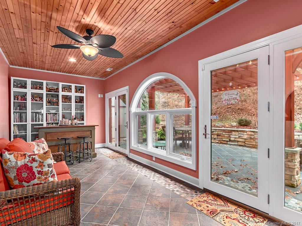 22 Ocaso Drive Asheville NC 28806