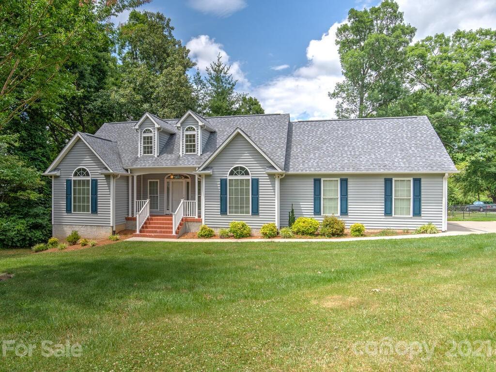 106 Sherwood Drive Weaverville NC 28787