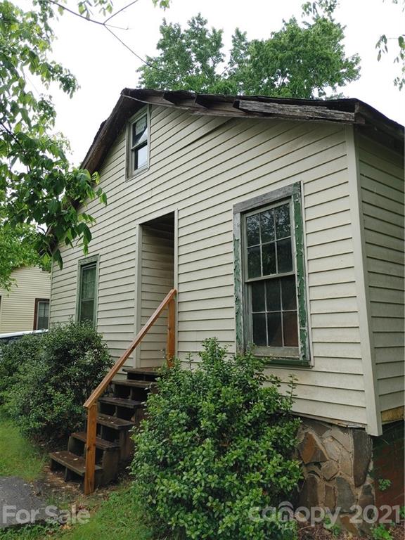 231 S Caldwell Avenue Newton NC 28658