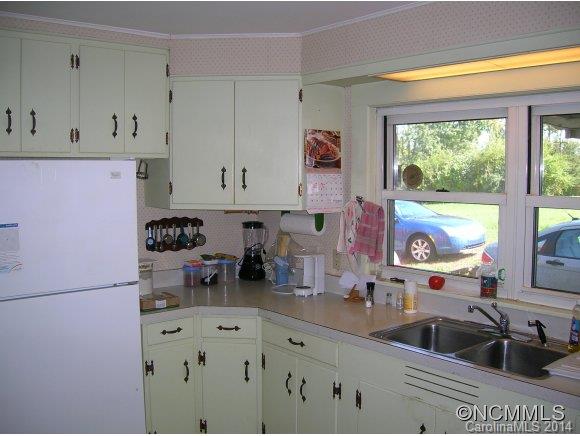 135 Rainbow Lane Candler NC 28715