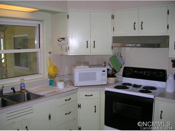 135 Rainbow Lane Candler NC 28715