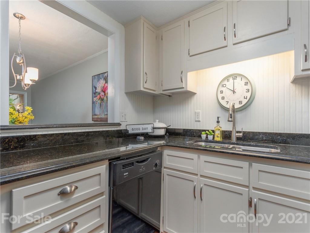 82 Chelsea Road Waynesville NC 28786