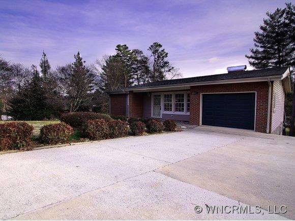 338 Hawthorne Drive Brevard NC 28712