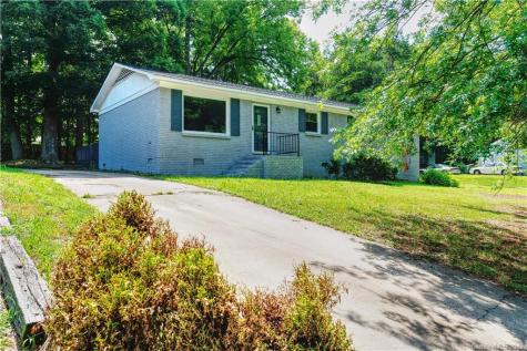428 E Mclelland Avenue Mooresville NC 28115
