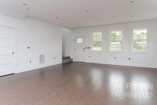 128 Hartman Lane Candler NC 28715