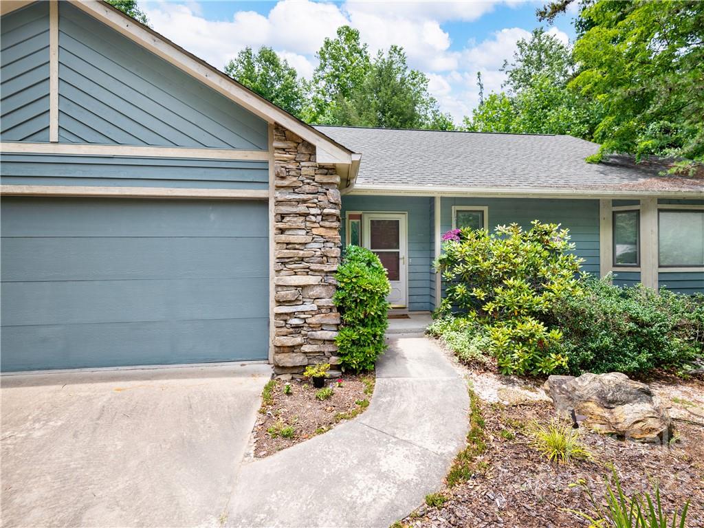 27 Hillcreek Drive Asheville NC 28804