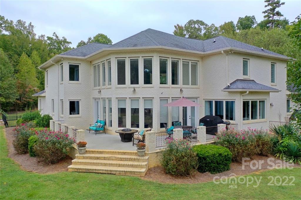 317 Starboard Reach Lexington NC 27292