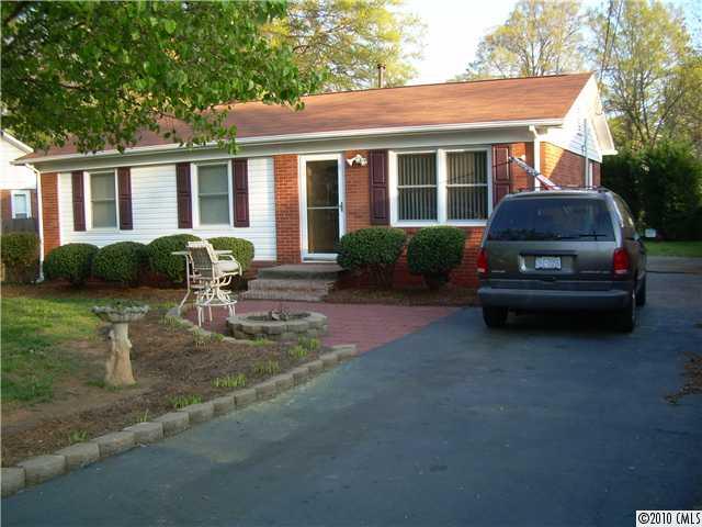 913 Lewiston Avenue Charlotte NC 28208