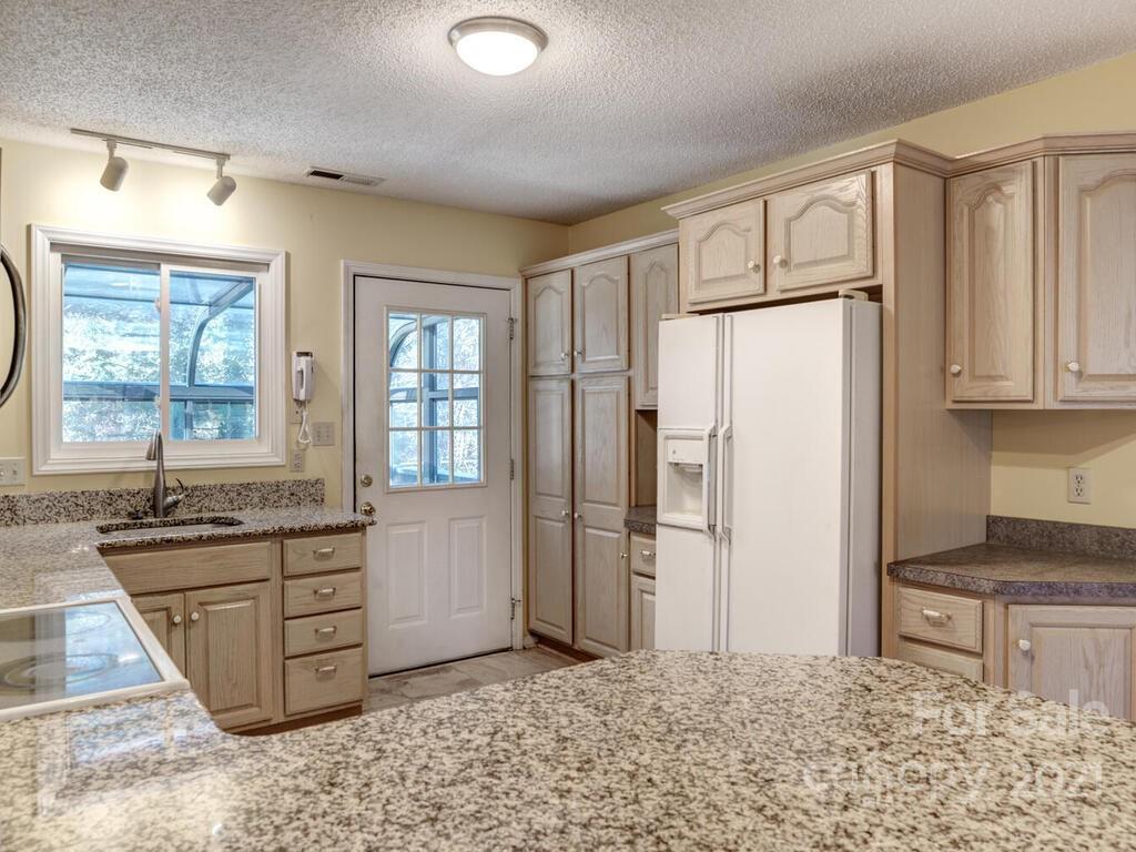 10 Old Asbury Road Candler NC 28715