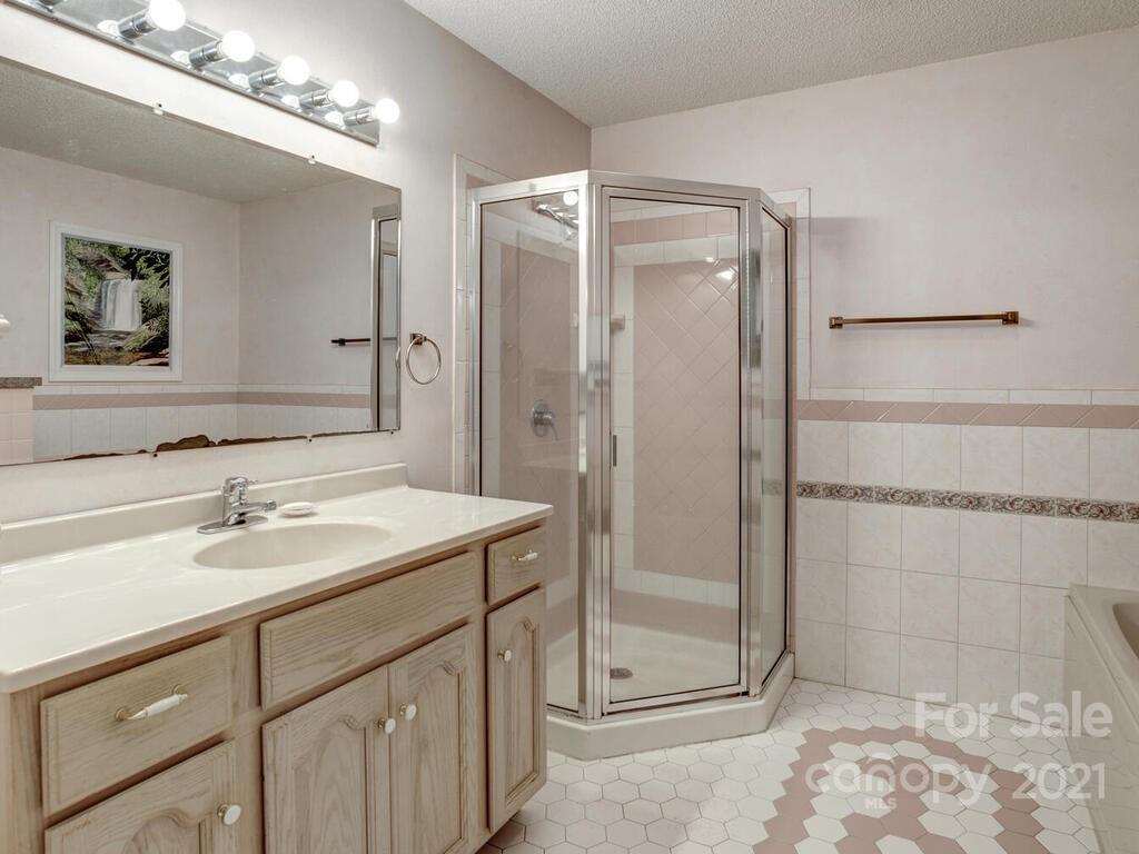 10 Old Asbury Road Candler NC 28715